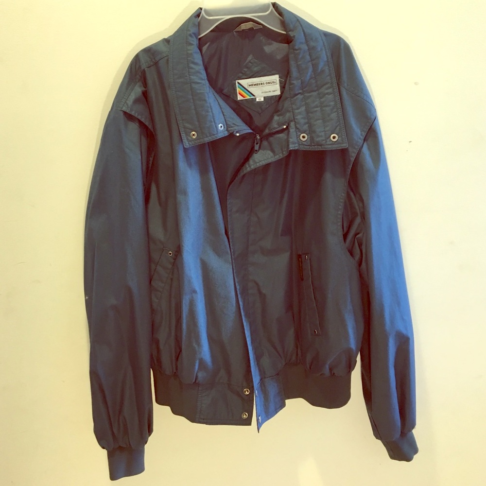 VINTAGE MEMBERS ONLY HIGH FASHION